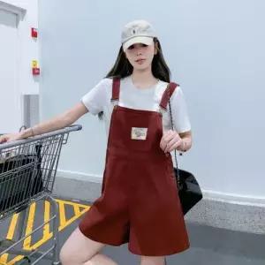 여성용 데님 빨강 캐주얼 프린트티 멜빵 와이드 점프슈트 슬림핏 반바지 CH1