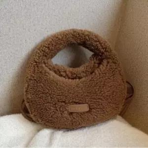 |CCB41F2|여성용 따뜻한 뽀글이 라운드 미니 크로스백 숄더 핸드백