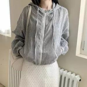 [하프클럽/옷자락]여자 데일리 간절기 크롭핏 체크 후드 집업 바람막이