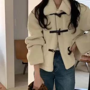 겨울 숏기장 데일리룩 퍼 여성코트 포근한 겨울코트 더플코트 카라