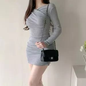 예쁜 드레스 간절기 미니 데이트룩 원피스 V넥 슬림