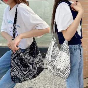 크로스백 페이즐리 반다나 숄더백 데일리가방 가벼운