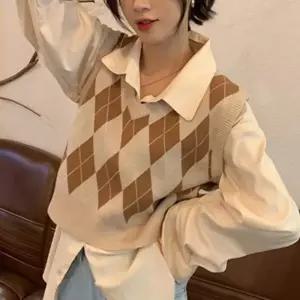 여자 크롭 레이어드 조끼 V넥 기장 아가일 니트 패턴