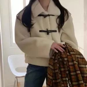 카라 겨울 숏기장 더플코트 퍼 데일리룩 포근한