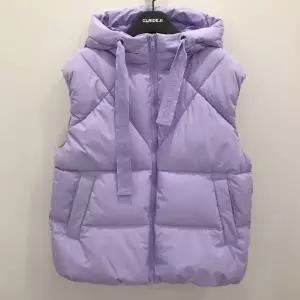 클라이드앤 A여성 래터링 스트링 후드 패딩 베스트 FODVT941F_CA 1090219