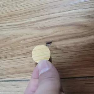 구멍 흠집 보수 못자국 스티커 무늬목 중간갈색 나무