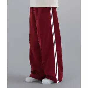매장정품[브랜드명]UNDEROFF 와이드 핀턱 더블 라인 트랙 팬츠 버건디UP33-BURGUNDY104894