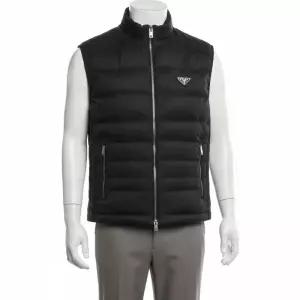 프라다 삼각 로고 남성 다운 베스트 패딩 조끼 블랙 SGH069