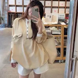 비욘드라이프 루즈핏 레이어드 카라 티셔츠 1006584