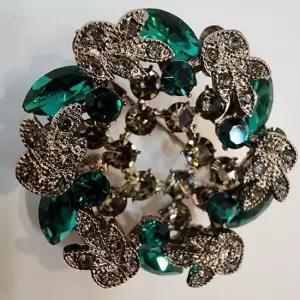 여성 꽃모양 큐빅 브로치 여성코사지 꽃모양브로치 선물용 촬영 기념 단체 발표회