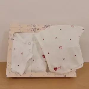 [밍크뮤](마산점)[26년SS출산선물] WH)쁘띠리본뱀부7부우주복&쁘띠리본뱀부모자세트(36370-041-09&36170...