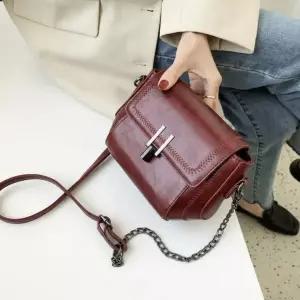 /신상오픈런 여성 체인 플랩 미니 사각형 가죽 크로스백
