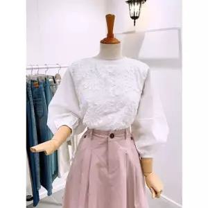 [갤러리아] [레코브]꽃수술 퍼프 블라우스(SB31F4BL507X)