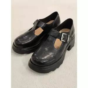 [갤러리아] [센터시티] 고세 스트릿 통굽 청키로퍼 OZP6S020 블랙