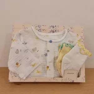 [밍크뮤](마산점)[26년SS출산선물] WH)멀티주주7부우주복&하트JQD양말세트(36370-041-11*36170-011-01)