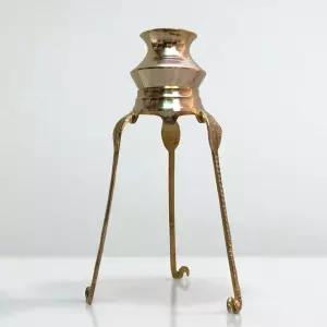 전통적인 황동 티파이 로타 칼라시 스탠드 8인치 ？ 수작업 시블링 잘 아비셰크 삼각대 의식 푸자 축제