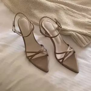 새틴 소재 광택 컬러감 멀티 스트랩 미들굽 토오픈힐 오픈토슈즈 토오픈슈즈 토오픈구두