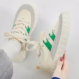 데일리 스니커즈 운동화 캔버스 키높이 캐주얼슈즈 여성운동화 단화운동화 여성단화