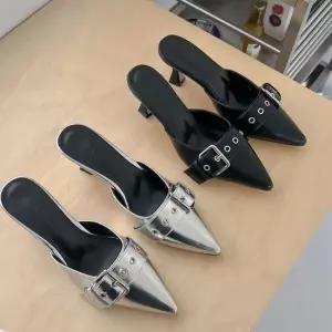 벨트 버클 스트랩 발등장식 포인트 슬림쉐입 슬리퍼힐 여성슬리퍼 여름슬리퍼