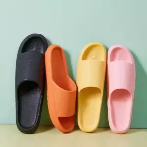 남녀공용 슬리퍼 도톰한 두께감 발편한 여름 실내외화 여성슬리퍼 베이직슬리퍼