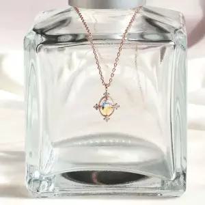 오로라 공주 홀로그램 십자가 목걸이 AB큐빅 십자가