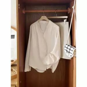 [하프클럽/샵앤]국산 여성 노카라 오픈V넥 정장 사선 앞셔링 블라우스N REI-WBL-4137-블랙