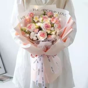 뜨개 꽃다발 완제품 털실 물망초 조화 믹스 장미 생일 완성품 꽃 카네이션