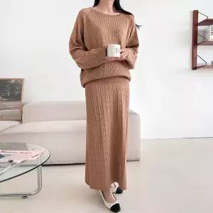 [문에이블]문에이블 여자 여성 봄 가을 간절기 케이블 꽈배기 라운드넥 나그랑 니트 밴딩 스커트 투피스 세
