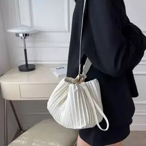 플리츠 YAH274Q2 투웨이 쇼퍼 백 여성 직장인 숄더 가방 화이트