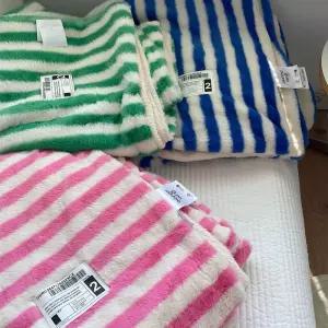 HAUZ 키치패턴 벨벳 겨울밍크 두꺼운 블랭킷 양털담요 극세사 대형