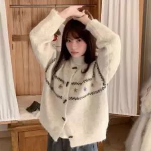 패션스타일 위드기프트 데이지 플라워 가디건 포엠 자수 포인트