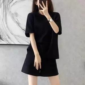 여자 베이직 디자인 반팔 반바지 세트 심플한 블랙 컬러 무지 패션 데일리룩 홈웨어