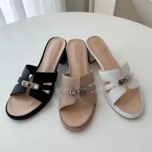 DUGNMARKT 소가죽 더블스트랩 버클 슬리퍼 로우힐 여성화 6SS