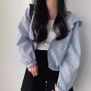 [옷은날개] 스트라이프 후드 크롭 블라우스 셔츠 꾸안꾸 패션상의