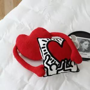 키스해링 북유럽 쿠션 베개 하트 니트 인테리어 방석 소파 쇼파등받이 팔베