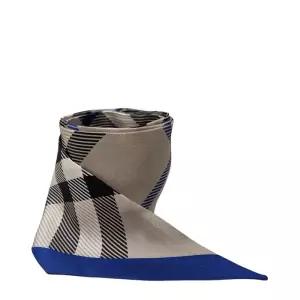 [롯데백화점]버버리 8088138 (스키니 체크 실크 스카프)