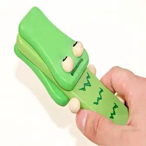 HM 악어 모양 악기 아기탬버린 원목캐스터네츠장난감 음악교구