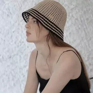 [헤지스](대구신세계)베이지 라인배색 면혼방 벙거지모자 HIHE5F110I2