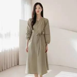 [시크라인] 멜리언 하트넥 절개 플레어 원피스