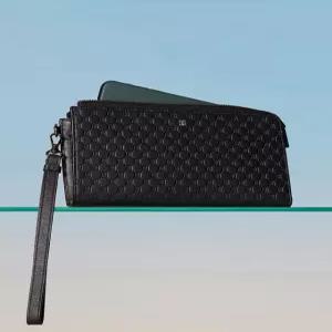 닥스 액세서리 26SS [지퍼장지갑(핸드폰수납)][LOUIS][루이스] 블랙 수입가죽 루이스 엠보 DD 패턴 DBWA6E