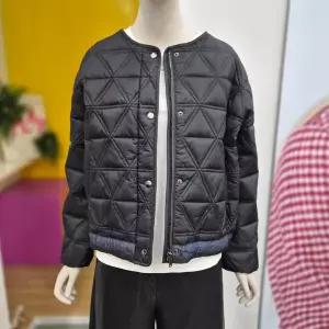 [베네통] 트로페 등판 강아지 덕 다운패딩 BAPD68461 BK