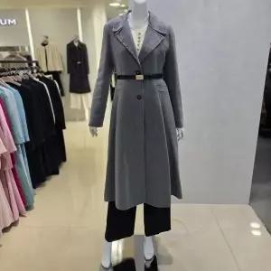 [미니멈]플레어 원피스형 롱 코트 MYDGHL9740MG_BP