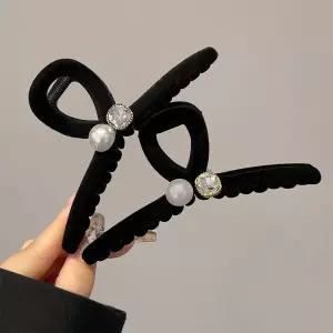 고급진 벨벳 큐빅 진주 포인트 여자 블랙 집게핀