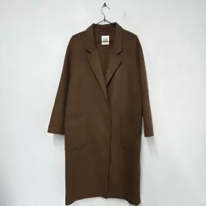 F938 스튜디오톰보이 코트