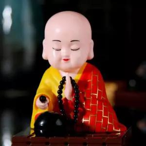 노호혼 인형 동자승 태양열 자동차 인테리어 흔들이 목탁치는스님 소품 용품 악세사리 흔들 필수차량