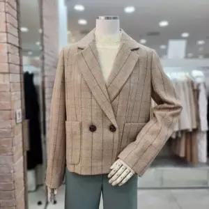 [국내백화점] 제이제이지코트 JJ지고트 울 더블 브레스트 체크 재킷 GMBM0JK90