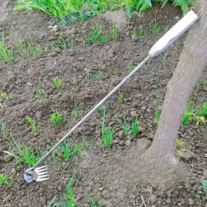 서서 잡초 풀뿌리 뽑는 주택 기계 제거