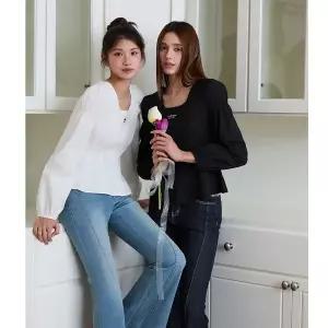 갤러리아 [Blue Label ] 스퀘어넥 슬림 플레어 블라우스 (ES2OBL01)