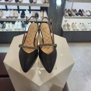 [엘칸토]엘칸토 HC10 여성큐빅슬링백검정6cm LCWO15U31319 (46337693)