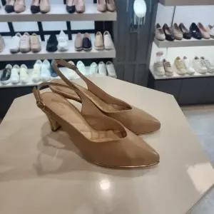 [엘칸토]엘칸토 HC10 여성양가죽베이지슬링백7cm LCWO14U31335 (46337682)